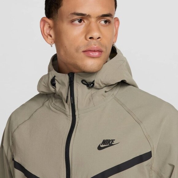 Nike Tech Woven Windrunner Lightweight Jacket Light Army HM7151-320 Men's - Picture 3 of 12